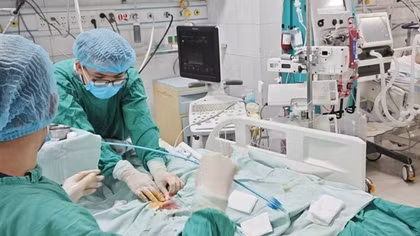 Bệnh viện 19-8 cứu sống nữ giáo viên nguy kịch sau khi ăn bún ngan