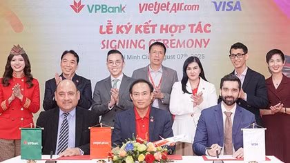 Vietjet và VPBank ra mắt thẻ tín dụng đồng thương hiệu YOJO – Vietjet VPBank