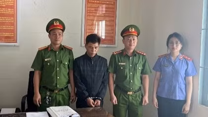 Bắt đối tượng làm giả giấy tờ mua bán ôtô, chiếm đoạt 201 triệu đồng