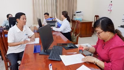 Nghiêm túc phê bình các địa phương chậm kiện toàn nhân sự chủ chốt