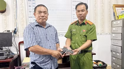 Cà Mau đẩy mạnh thu hồi vũ khí, vật liệu nổ, công cụ hỗ trợ và pháo