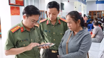 Công an tỉnh cực Nam Tổ quốc đẩy mạnh chuyển đổi số để phục vụ tốt hơn