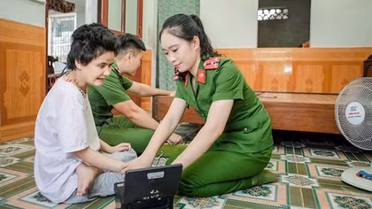 Cầu nối số lắng nghe nhân dân và kiến tạo không gian mạng an toàn