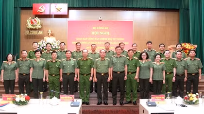 Xác định tầm quan trọng đặc biệt của công tác chính trị, tư tưởng trong CAND
