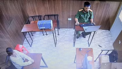 Gớm thay cho đòn ghen tàn độc
