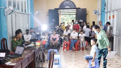 Mời làm việc đối tượng dùng vé số đổi lượt thứ tự làm căn cước
