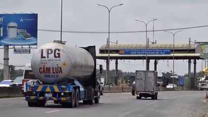 Trạm thu phí ngừng hoạt động chưa tháo dỡ, tiềm ẩn nhiều rủi ro