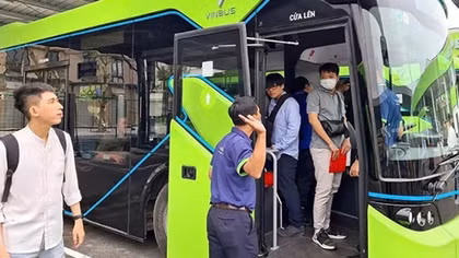 Hà Nội khai trương tuyến buýt điện miễn phí kết nối Lăng Bác - Bờ Hồ