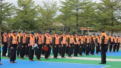 Trung Đoàn CSCĐ Bắc Trung Bộ xuất quân hỗ trợ người dân khắc phục hậu quả lũ lụt