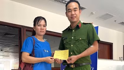 Cán bộ Công an kịp thời hiến máu giúp người đàn ông điều trị bỏng do điện giật