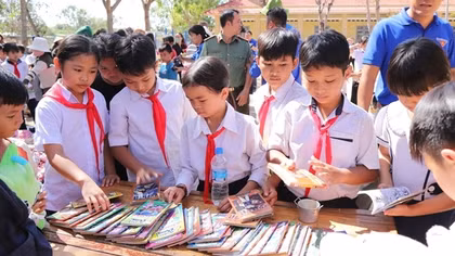 Đoàn thanh niên Công an Bình Dương với chương trình Tháng ba biên giới
