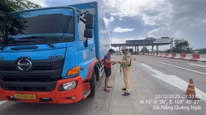 Khẩn trương tháo gỡ điểm nghẽn hạ tầng trên cao tốc Đà Nẵng - Quảng Ngãi
