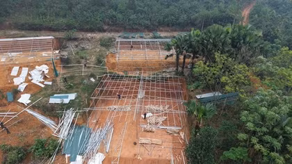 Sau khi Giám đốc Công an tỉnh đi kiểm tra, nhiều nhà xây thần tốc đã tự tháo dỡ