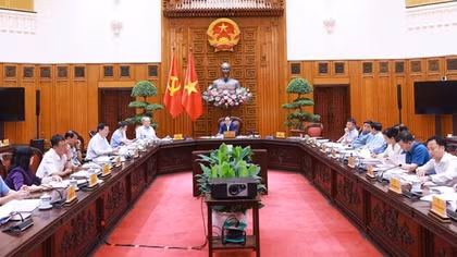 Thủ tướng chủ trì họp xây dựng dự thảo nghị quyết về y tế, giáo dục