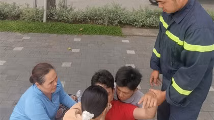 Giải cứu người đàn ông có ý định tự tử trên sông Sài Gòn