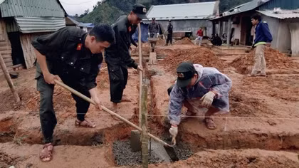 Luận điệu xảo trá, xuyên tạc “Chiến dịch Quang Trung” dựng lại nhà ở cho người dân vùng bão lũ