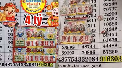Đắng lòng vì 2 tấm vé số trúng giải đặc biệt bị ngâm trong nước