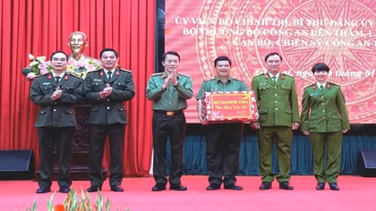 Bộ trưởng Lương Tam Quang thăm, chúc Tết cán bộ, chiến sĩ Công an Gia Lai