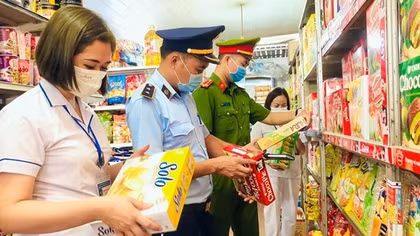 Đợt cao điểm, xử lý hàng loạt vụ sản xuất, buôn bán hàng giả, hàng nhái