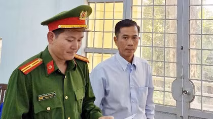 Giám đốc chỉ đạo miễn phí địa chính cho người quen