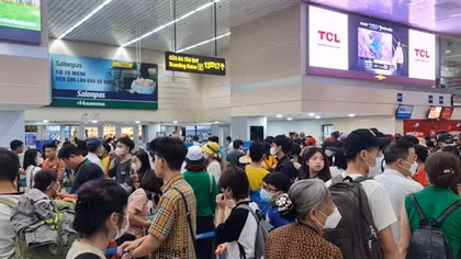 Bộ Y tế khuyến cáo người dân đeo khẩu trang để phòng bệnh cúm mùa