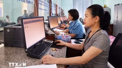 Kết luận của Bộ Chính trị về tuyển dụng, bố trí, sử dụng, đãi ngộ cán bộ
