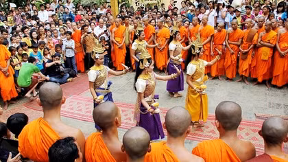 Lãnh đạo Việt Nam chúc mừng Lào và Campuchia nhân dịp Tết cổ truyền