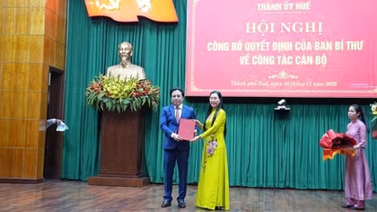 Điều động Chủ tịch tỉnh Khánh Hòa giữ chức Phó Bí thư Thành ủy Huế