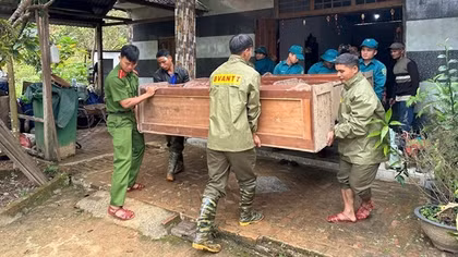 Nổ tại đồi núi sau nhà, 7 người được di dời khẩn cấp