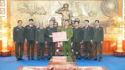 Nhiều hoạt động nghĩa tình của Công an các đơn vị, địa phương hướng về vùng bị ảnh hưởng mưa lũ