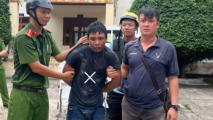 Bắt giữ đối tượng dùng mã tấu chém 2 người, chống người thi hành công vụ