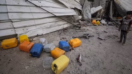 Tên lửa rơi gần điểm phân phối nước ở Gaza, Israel nói do "lỗi kỹ thuật"