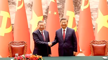 Cùng chung chí hướng, chung tay tiến lên phía trước - Kế thừa quá khứ, viết tiếp trang mới tương lai