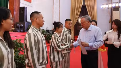 435 phạm nhân Trại giam Phú Sơn được đặc xá, hân hoan niềm vui làm lại cuộc đời