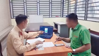 Xử phạt tài xế xe khách vi phạm từ phản ánh gửi tới Cục trưởng Cục CSGT