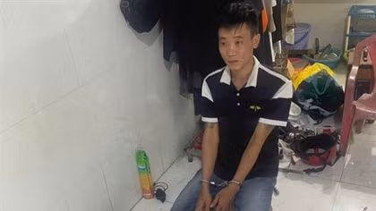 Nam thanh niên giấu súng ở phòng trọ để... phòng thân