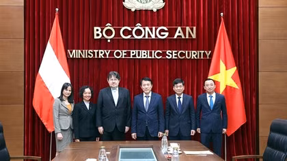 Đẩy mạnh hơn nữa hợp tác trong lĩnh vực thực thi pháp luật với Cộng hòa Austria