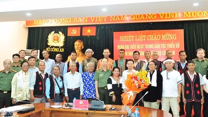 Người có uy tín tỉnh Ninh Thuận tích cực tham gia bảo vệ an ninh, trật tự