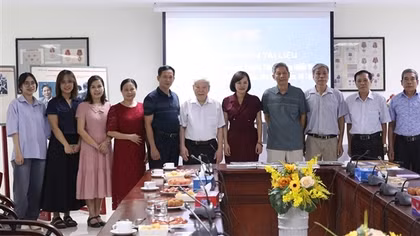 Trao tặng cơ quan lưu trữ quốc gia loạt ảnh, tư liệu quý của nhiều phóng viên chiến trường