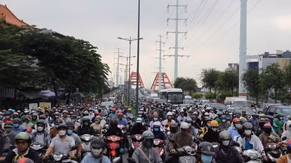 Khắc phục ùn tắc giao thông ở TP Hồ Chí Minh trước Tết Nguyên đán Bính Ngọ