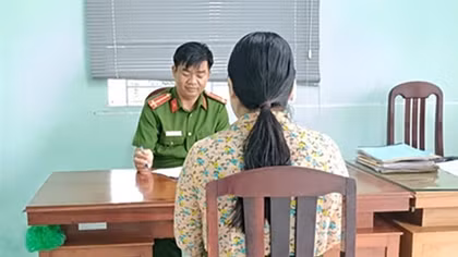 Dàn cảnh bỏ rơi trẻ em nhằm hợp thức hóa nhận con nuôi