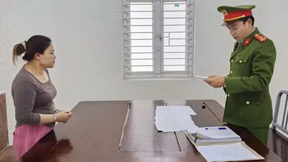 Nhân viên ngân hàng tạo hồ sơ vay, chiếm đoạt tiền của khách hàng