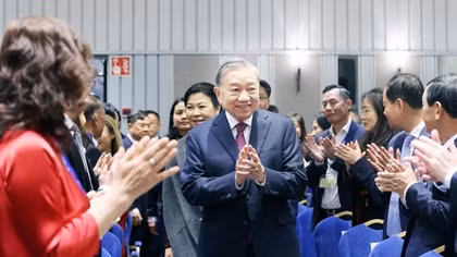 Tổng Bí thư Tô Lâm gặp gỡ cán bộ ĐSQ Việt Nam và cộng đồng người Việt tại Bắc Âu