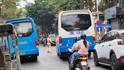 Thí điểm hạn chế xe ô tô trên 16 chỗ trong khu vực phố cổ từ tháng 3