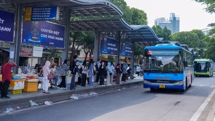 Buýt Hà Nội: Đẩy mạnh thực hiện chuyển đổi phương tiện sử dụng điện, năng lượng xanh