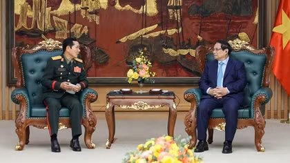 Thủ tướng Phạm Minh Chính tiếp Tổng Tham mưu trưởng Quân đội nhân dân Lào