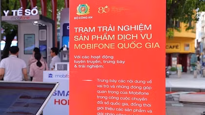 Nô nức trải nghiệm gian hàng công nghệ số của MobiFone tại sự kiện “Vinh quang Công an nhân dân Việt Nam”