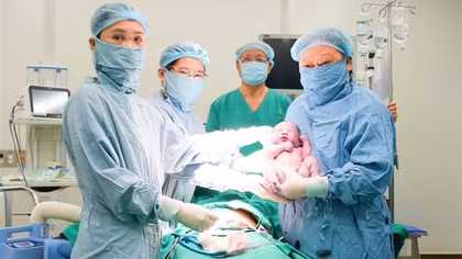 Cơ hội có con tự nhiên cho các bà mẹ bị khối u tử cung lớn