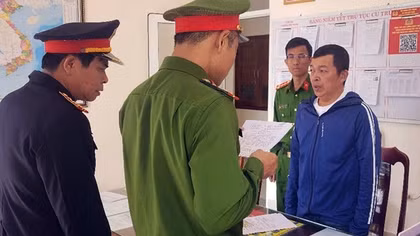 2 du khách nước ngoài tử vong sau khi uống rượu được pha chế từ... cồn y tế