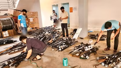 Tiếp nhận, thu giữ 3.000 vũ khí, vật liệu nổ và công cụ hỗ trợ